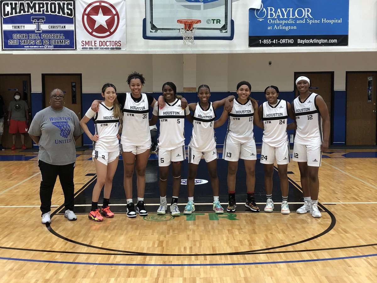 bigsloan32's tweet photo. Team Houston @ExposureOtr Girls #HoustonvsDallas All Star Game https://t.co/3gmqmKe7Tq