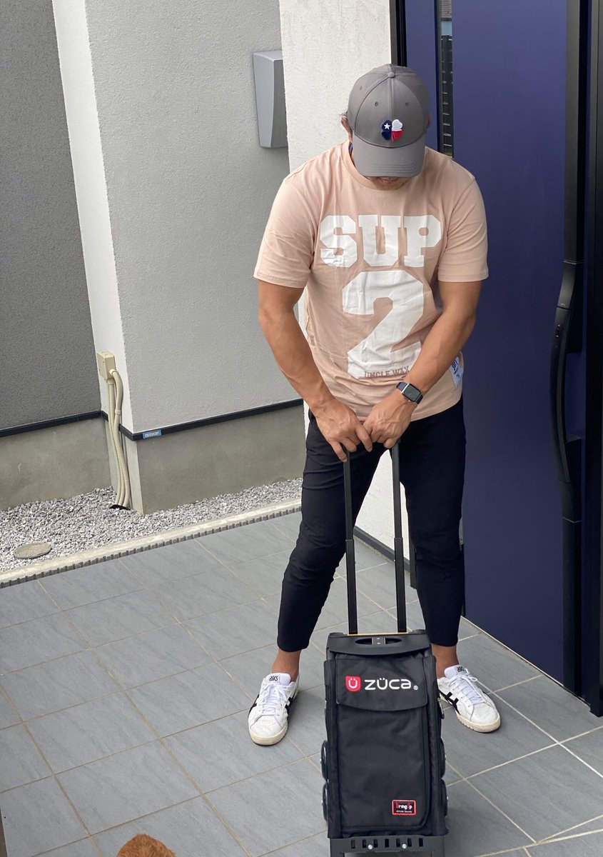TakashiKikutani's tweet photo. 【ZÜCA SPORT Japan Edition】
ZÜCA Japan様からBring Up Athletic Societyのメンバーへ #キャリーバック を提供していただきました。
BUロゴ付きです!!
136kgまで座れます✨
国内移動にはVERY GOOD✈️🚅
#zuca
#ズーカ
#bringuprugbyacademy
#bringupathleticsociety
#座れる
#SUP2 https://t.co/jZPytiwDAW