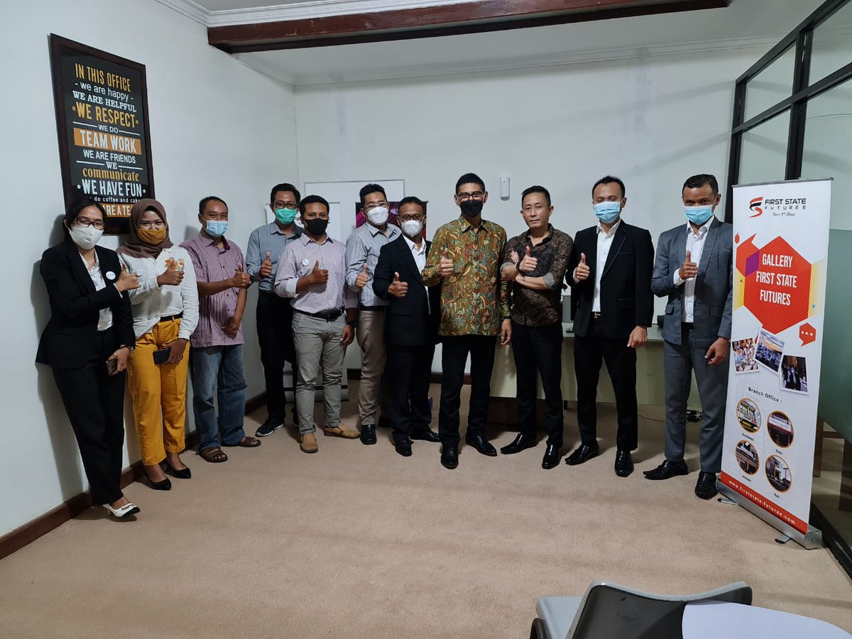 RinoRoyan's tweet photo. MOU &amp; Opening Gallery First State Futures kerjasama dng Universitas UPN " Veteran" Yogyakarta, Kamis 29 April 2021

#upnveteran #Yogyakarta #gallery #kerjasama #kampusmerdeka #firststatefutures https://t.co/cWXPROqbli