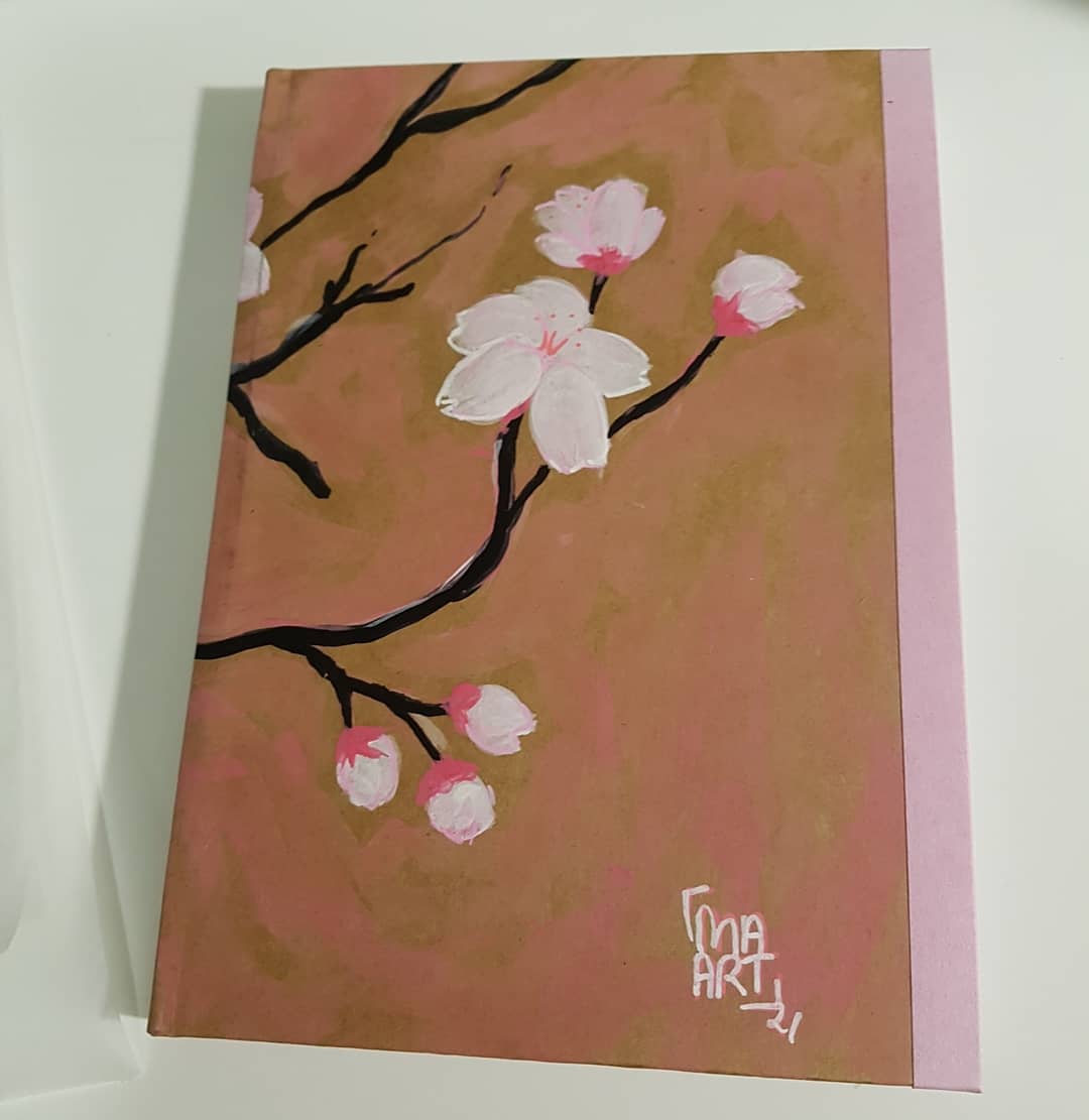 morganaliART's tweet photo. I also finished four book projects - it was a busy saturday! 📚😵📚
#diy #craft #bookbinding #books #casebinding https://t.co/ClQ6QtzFuy