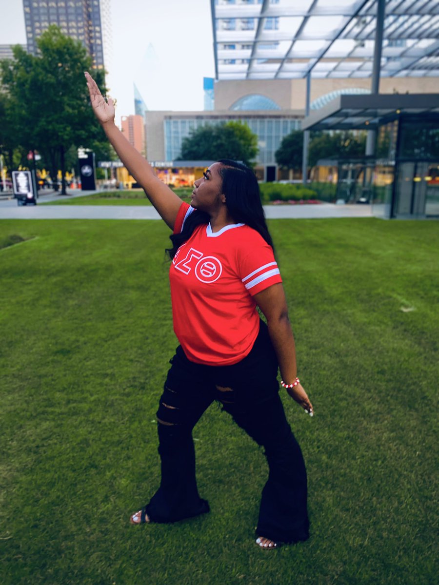 amouradaria's tweet photo. For • ti • tude 🐘 

Strength of mind that allows one to endure pain or adversity with courage. The wait is finally over... 

In Delta Land I’m known as D7rect ProductiΘΝ 🔥

🔺 Theta Nu

🔺 Spring 21’

🔺 C7UB

9 F.O.R.C.E.S 
#AOML  #DST #ThetaNuREDz https://t.co/DCwaQ7vxV2