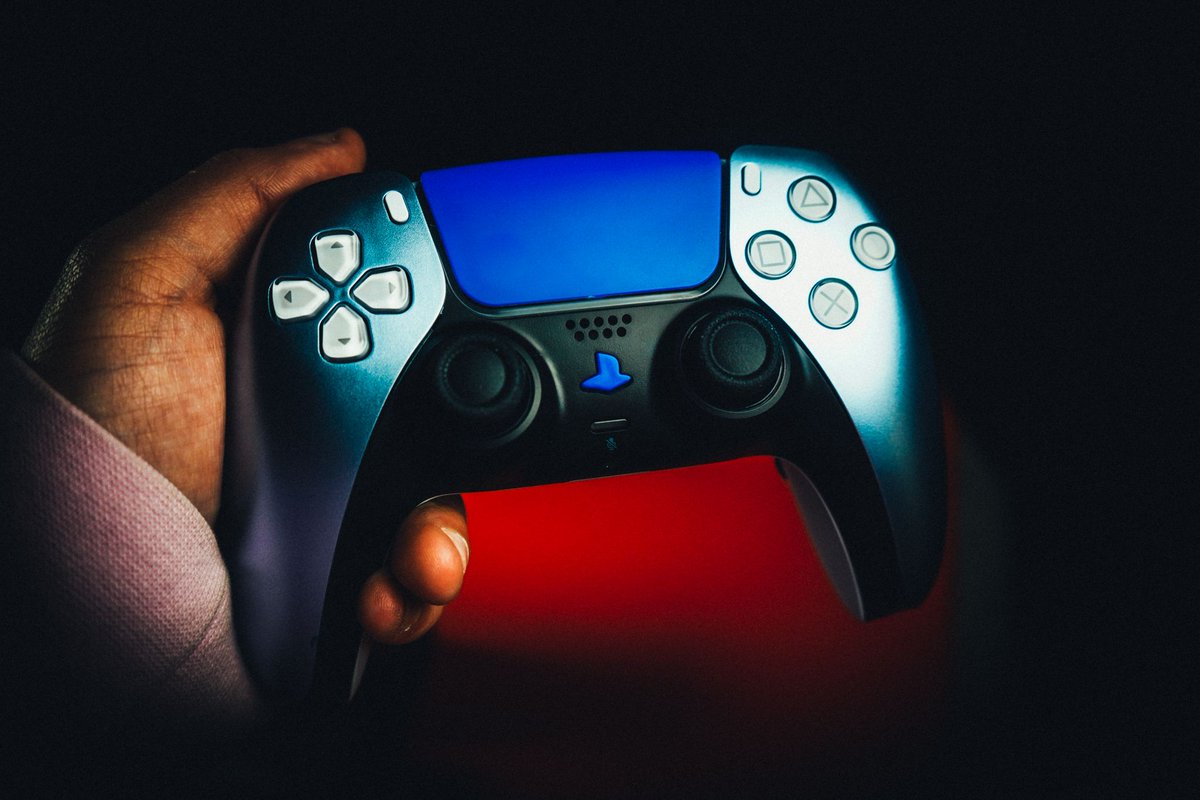 CinchGaming's tweet photo. The Silver blue reminds us of somethin out the Fast and Furious movies

https://t.co/6WF3resMuv https://t.co/IWT5e8xfpI