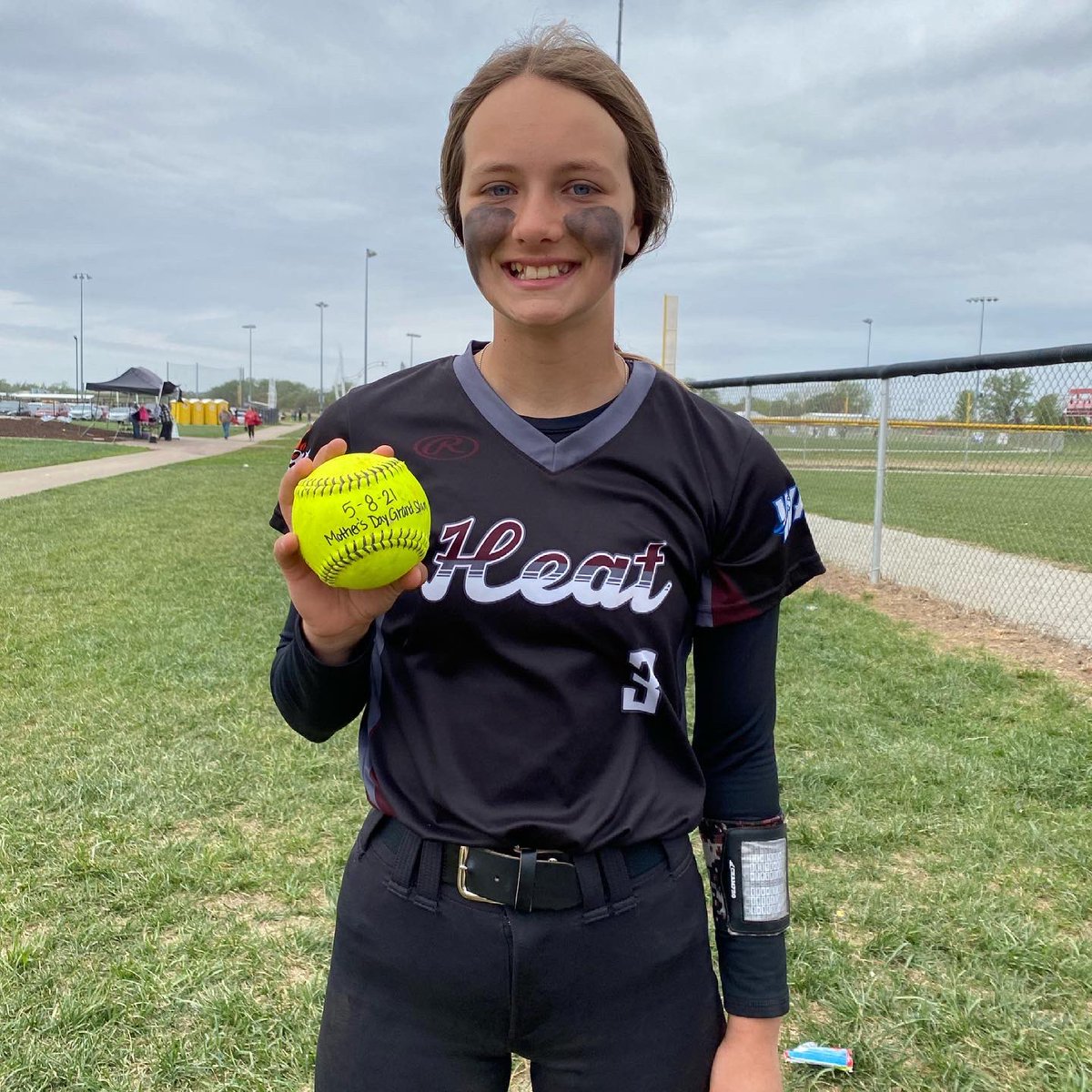 Lexi with our 12U (Claussen) team notched a win in the circle today, and hit one out of the yard helping her team go 2-0 so far on the day. On to game 3 tonight! Go Heat 🔥🥎