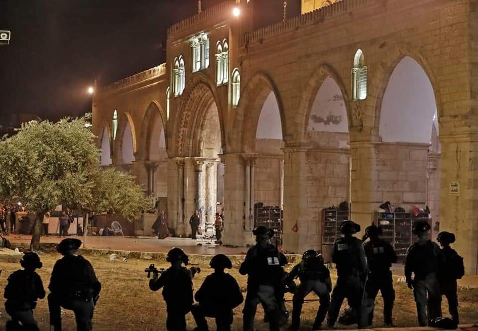 A_salahelddin's tweet photo. اللهم في هذه الليلة المباركة أسألك أن شتت شمل بني صهيون وفرق جمعهم وفرط تدبيرهم وخرب بنيانهم وبدل احوالهم وقرب آجالهم وأقطع أعمارهم وأشغلهم بأبدانهم وخذهم أخذ عزيز مقتدر. اللهم آمين. 
#فلسطين #اسرائيل #لن_نرحل 
#SaveSheikhJarrah #انقذوا_حي_الشيخ_الجراح https://t.co/QlH3ME5IUk