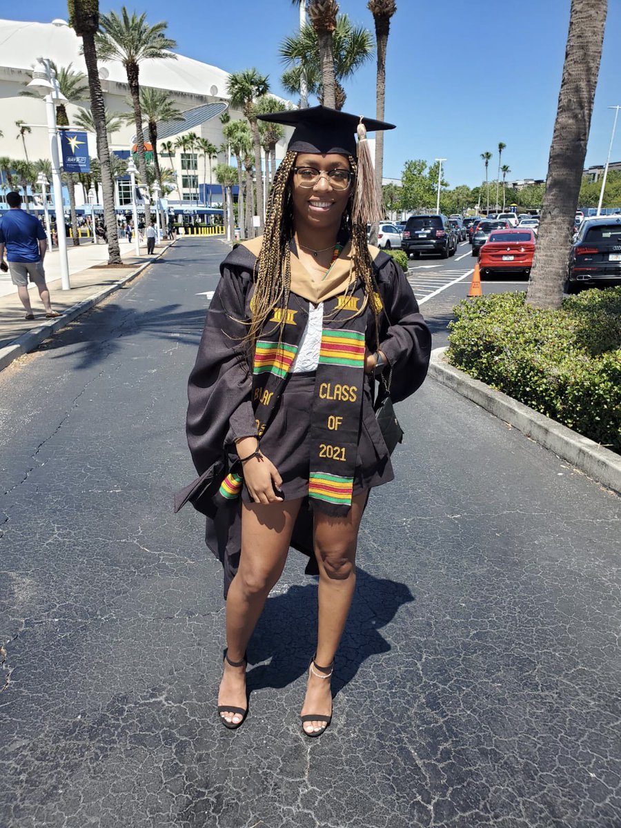 KiannaJS's tweet image. Twitter needs to see them too. 

It’s official. 

Kianna JS, MBA, MS. 

👩🏽‍🎓🎉