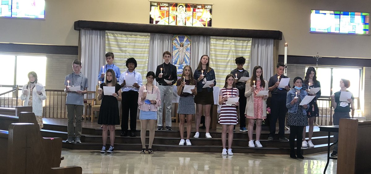 stmattsoc's tweet photo. Our 8th grade students began their graduation process by receiving their crosses during the Crossing Ceremony on Friday. They will wear these crosses proudly everyday as they reflect, pray, and prepare for graduation. 💙🎓💛 #SeeWhatMakesUsFamily #StMatthewSchool https://t.co/bwIgYhHqRu