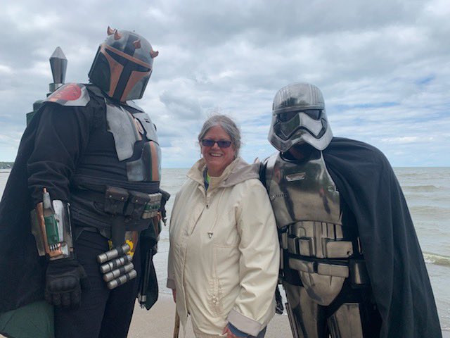 my mom apparently ran into a cosplay photo shoot at huntington today?? and just asked to be in a picture with them?? i love her