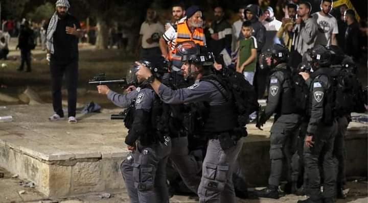 Muhammed_Kmv's tweet photo. Where is the slaves of israel, The arab countries, why can't they spell a word For Palestinians..?
#AlAqsaUnderAttack  #BoycottIsrael  #AlAqsaMosque  #AlAqsa  #AlQuds  #PalestiniansLivesMatter  #PalestineWillBeFree  #FreePalestine https://t.co/gwWp1hrAXn