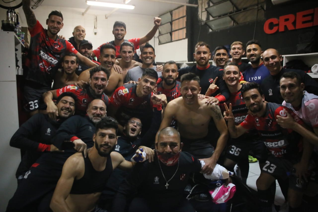 Espn Argentina Un Triunfo Digno De Ser Celebrado Patronato Cerro Su Participacion En La Copadelaliga Con Una Victoria Ante Boca En Parana Asi Se Festejo En El Vestuario T Co Y1ryxk8ioj