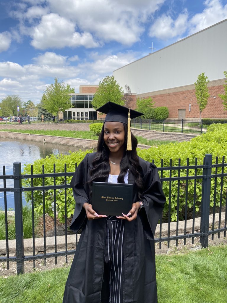 doriaaaaann's tweet photo. Class of 2021🎓 #GradSzn https://t.co/uuSkx0KJrP