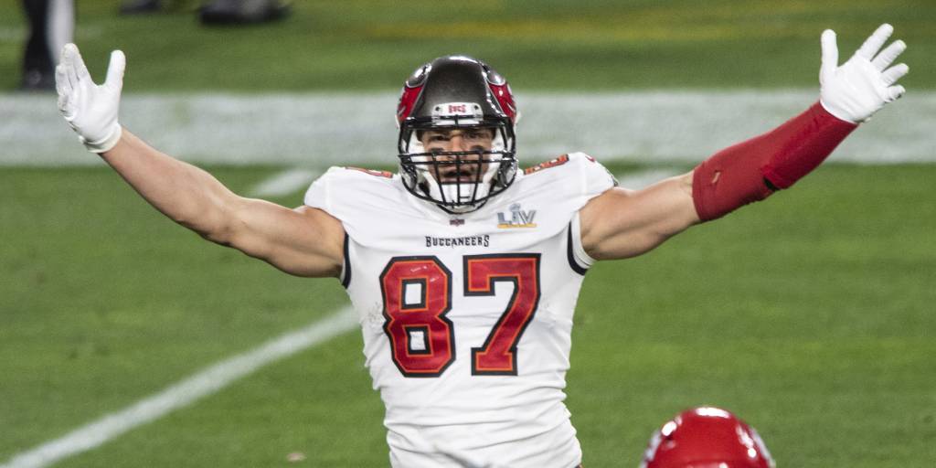 AroundTheNFL's tweet photo. Rob Gronkowski donates $1.2 million to renovate Boston playground

https://t.co/eC7iWbzprA https://t.co/zZQktD4EtL