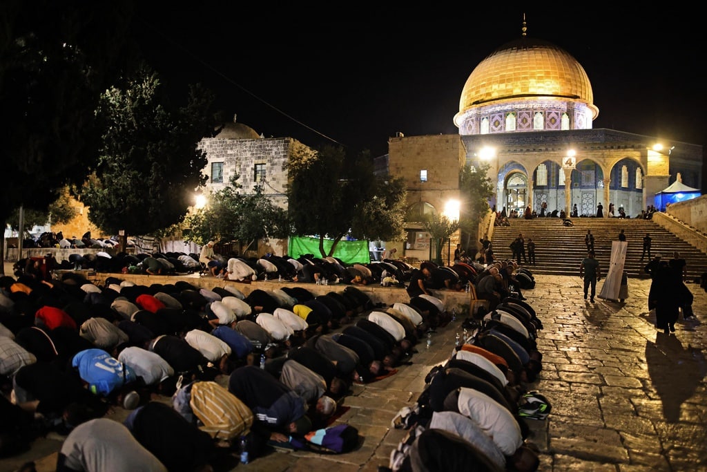 qudsn's tweet photo. إحياء ليلة القدر في المسجد الأقصى.

#فلسطين #ليلة_القدر https://t.co/4euZKlRYIX