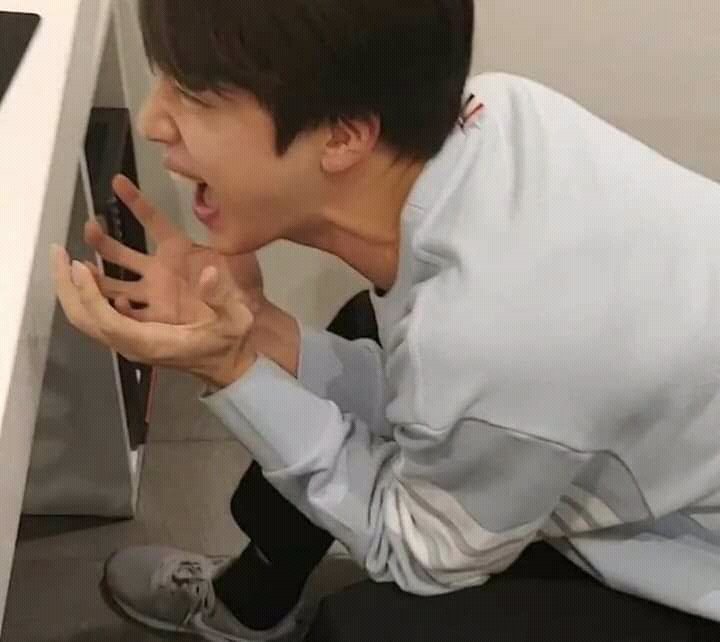 BTS_tw1306's tweet photo. I vote for #Dynamite for #BestMusicVideo at the 2021 #iHeartAwards @BTS_twt #BTSARMY https://t.co/IsGFgr0YRI