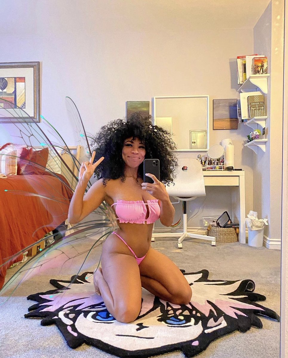 Kieraplease's tweet photo. one day she’ll grow wings 🦋 https://t.co/sPNCXD9DLl
