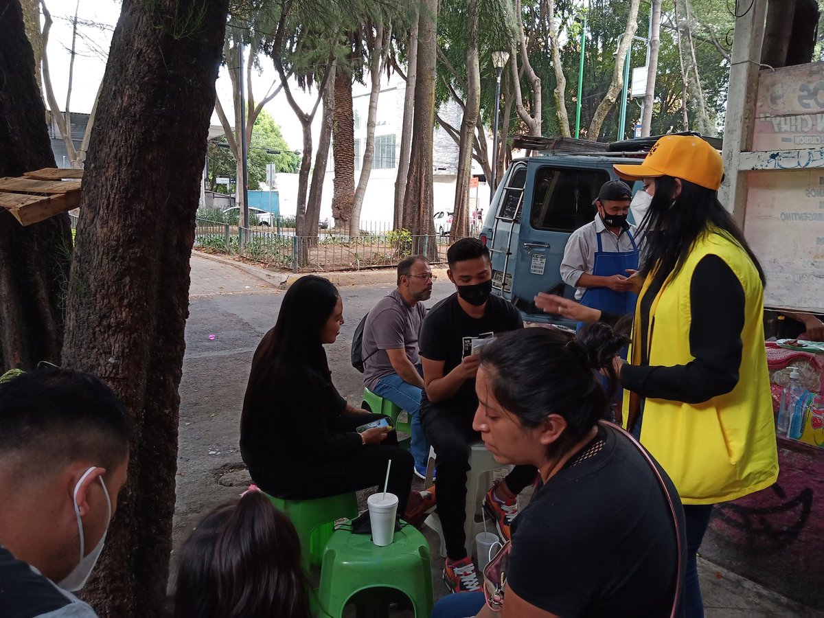 paulinacPRD's tweet image. Con firmeza no bajaremos la guardia para recuperar nuestra economía, nuestro compromiso es con las pequeñas y medianas empresas, así como con el comercio informal.
¡Con las empresas también brilla un nuevo SOL!
¡Nos vemos en el #CongresoCDMX!
#PoderPRD #VotaPRD