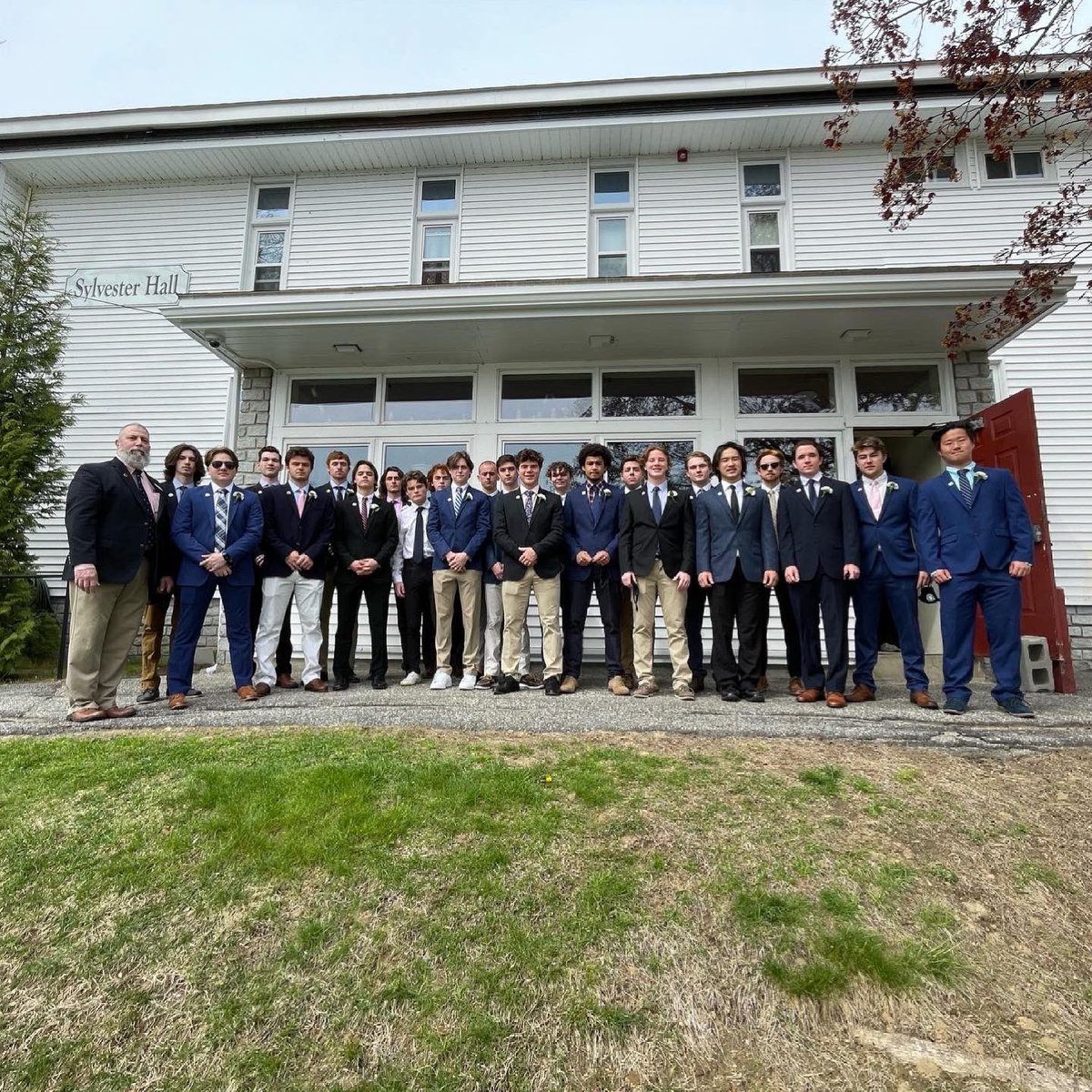 WolverineHockey's tweet photo. The BA Brotherhood got a little bigger today. The Class of 21 proudly walked across the stage to receive their diplomas. It’s been great  watching this group grow and mature. Truly the Year that Makes the Difference #earnthepaw #bridgtonacademy #bridgtonhockey #babrotherhood https://t.co/CZVy3Xbo73