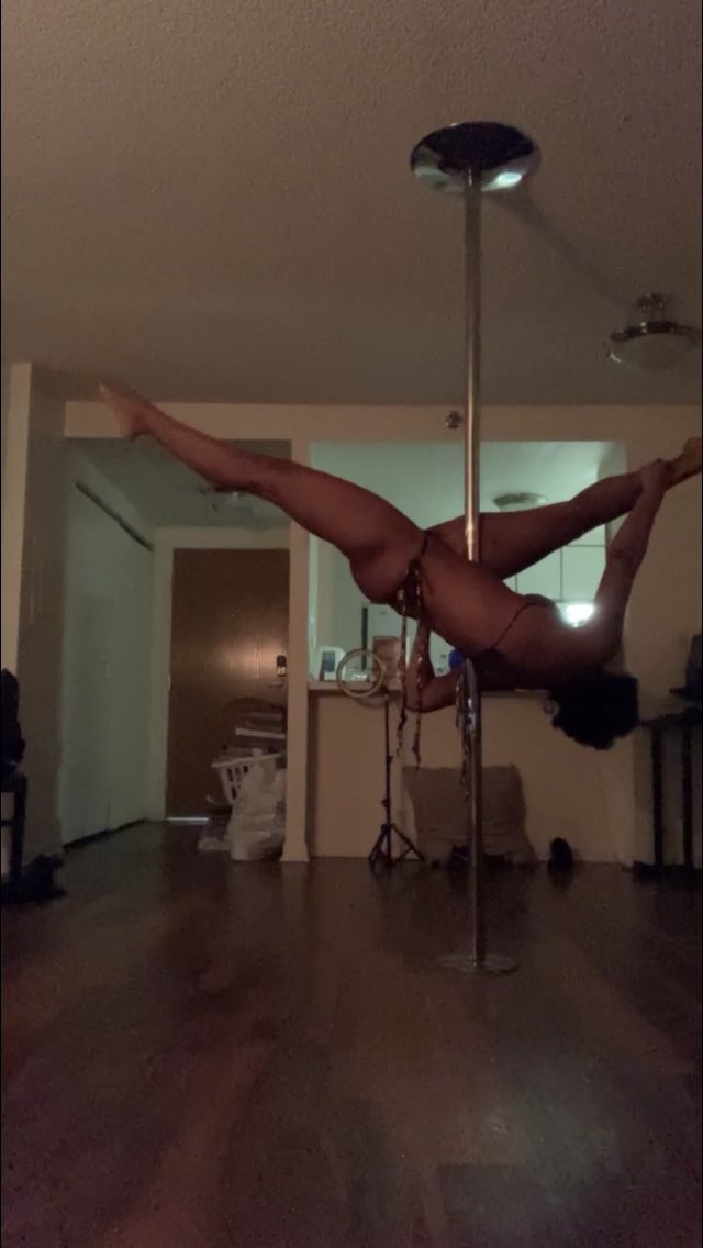 CoriRenee_'s tweet photo. #JadeSplit improvement over one week. Very proud of myself. https://t.co/pD03QImHRg