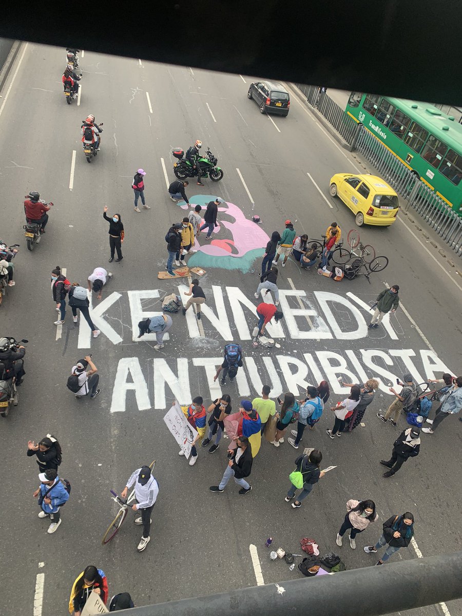 JUANCAELBROKY's tweet photo. Kennedy antiuribista!
#ParoNacional8M
Fotos:@nashiraporras 
Reporta:@ElParcheCritico https://t.co/7NurdF15Ea