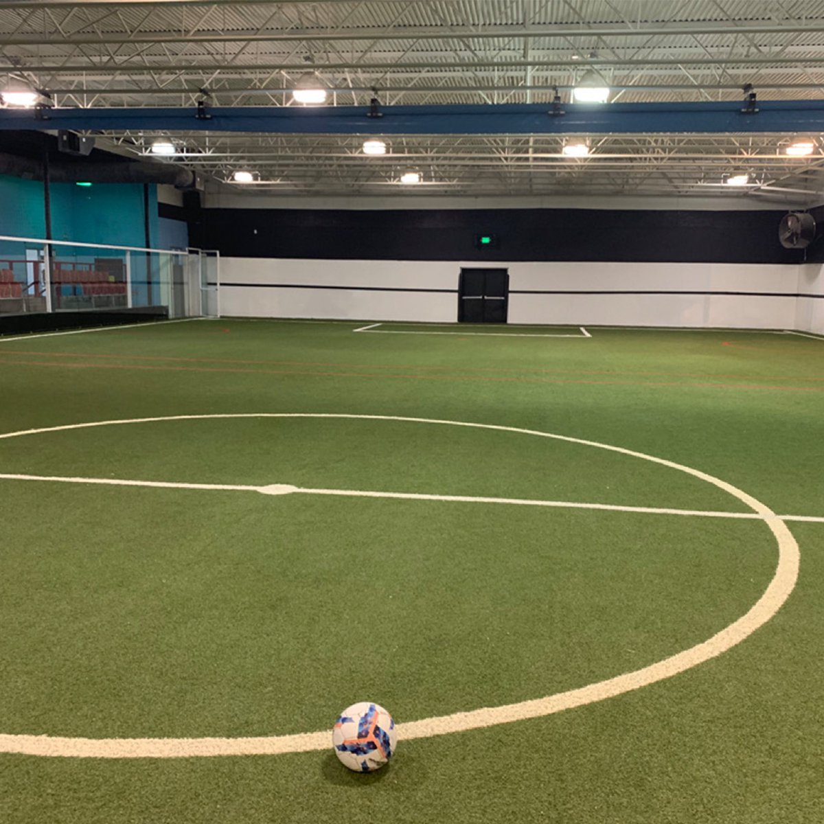 crossbardallas's tweet photo. Soccer + Beer...coming soon https://t.co/Aacfw3wU22