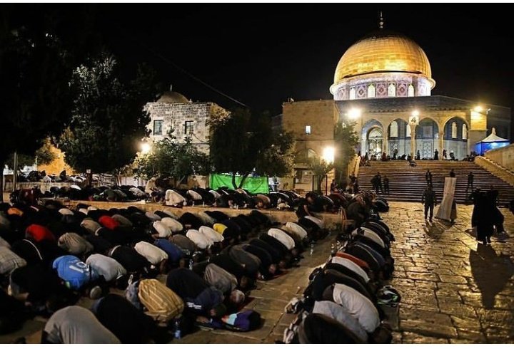 khalafmourtada's tweet photo. السلام على من اتبع الهدى وعلى من اهتدى بنبينا المصطفى...
#القدس
#فرجت  
#القدس_اقرب https://t.co/SFM1bSSVJa
