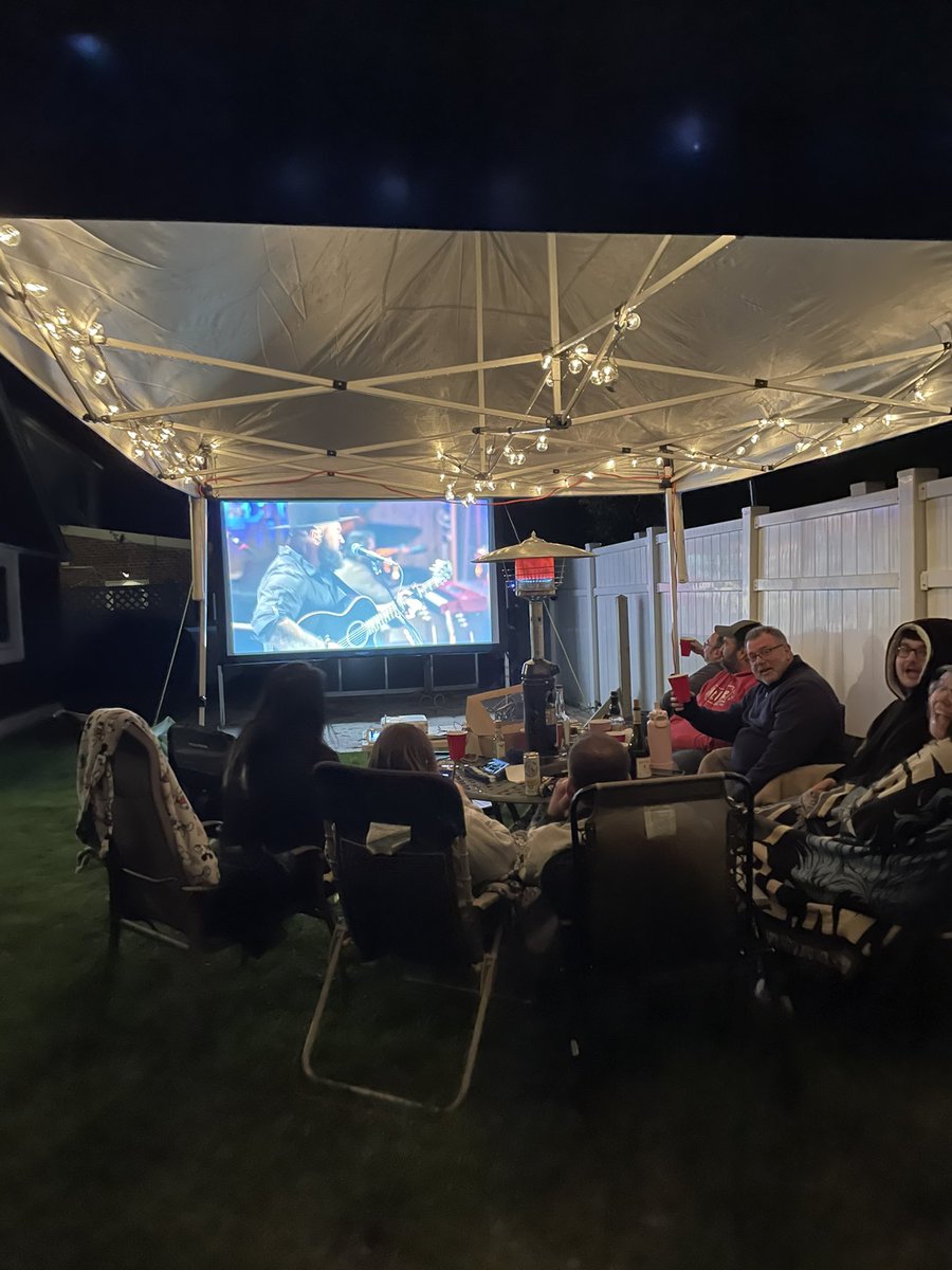 gamingwidow449's tweet photo. @zacbrownband I got my good friends from down the street in my backyard and a whole lot of #chickenfried. Cheers from Long Island! https://t.co/ZUmqfD4Oso