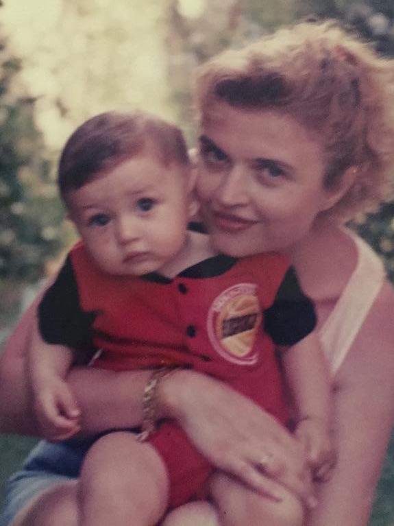 emireedits's tweet photo. Anneler günün kutlu olsun Yücel Mommy, iyi ki varsın. 💞 @YOzicer https://t.co/JJeROEBzsa