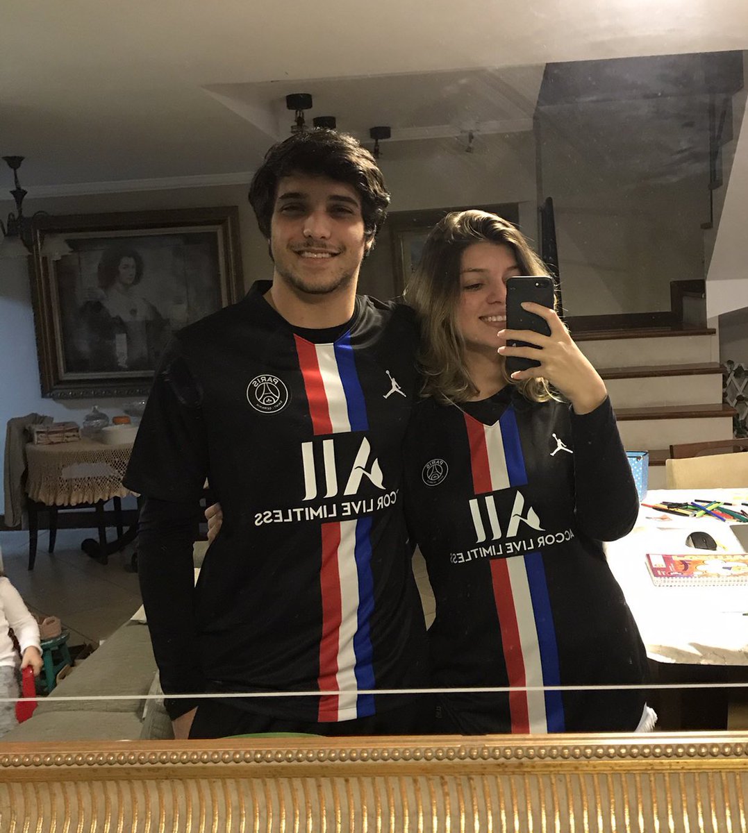 fwtstore's tweet photo. Dia dos namorados chegando e eu queria tá como… https://t.co/729iDZvYk3