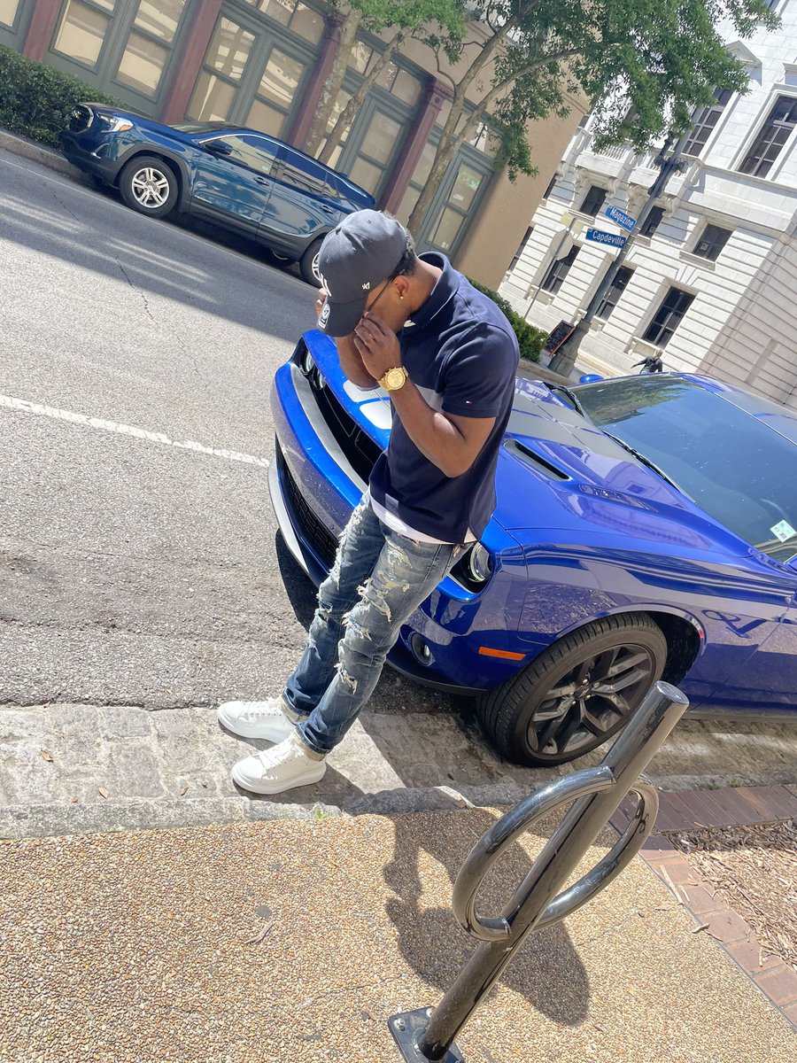 aridleyjr's tweet photo. I skip steps, forget a text I tell that bih just come stay with me. #GangOnly https://t.co/dZ09MX5tCb