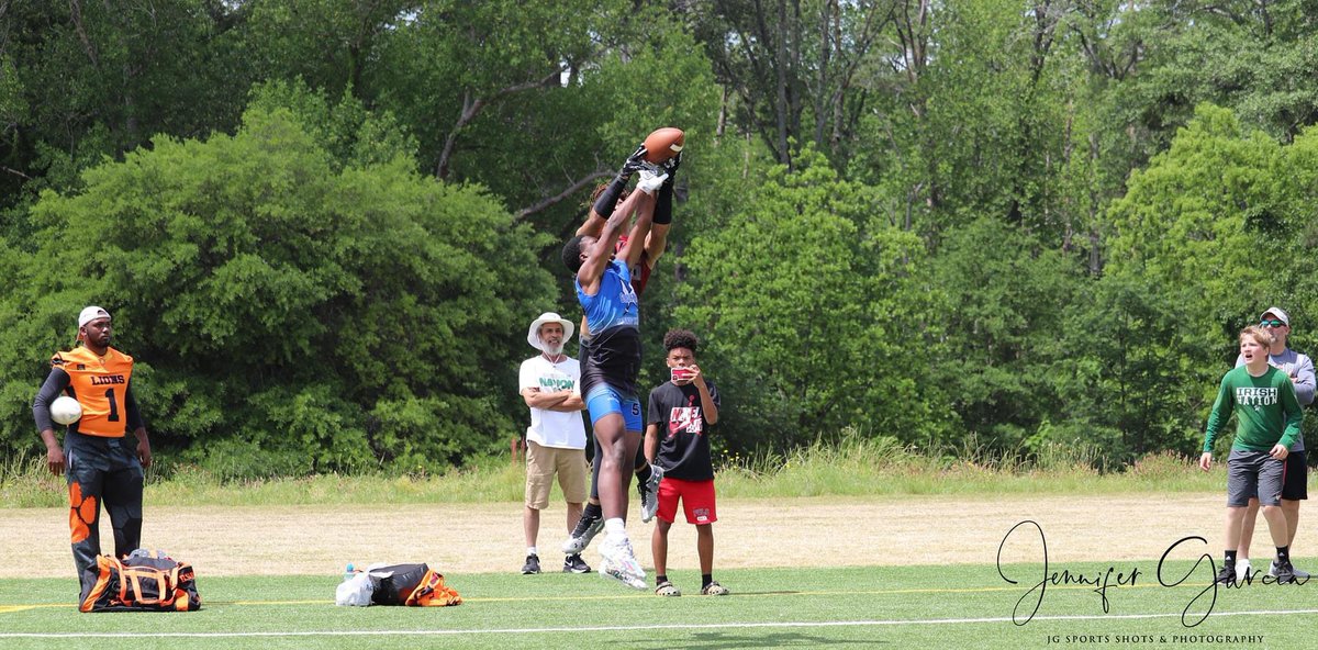 on his head 🙆🏽‍♂️🙆🏽‍♂️ @recruitgeorgia  <a href="/scoutingreport_/">scoutingreport</a> @4HutchBoys <a href="/CoachParuta/">Coach 🅿️</a> <a href="/coach_craw/">Ryan Crawford</a> @AlexValles_WF <a href="/CoachTBurns/">Tanner Burns</a> <a href="/xixnyne/">calvin wilson</a> <a href="/BVEvery/">Barry Every</a>