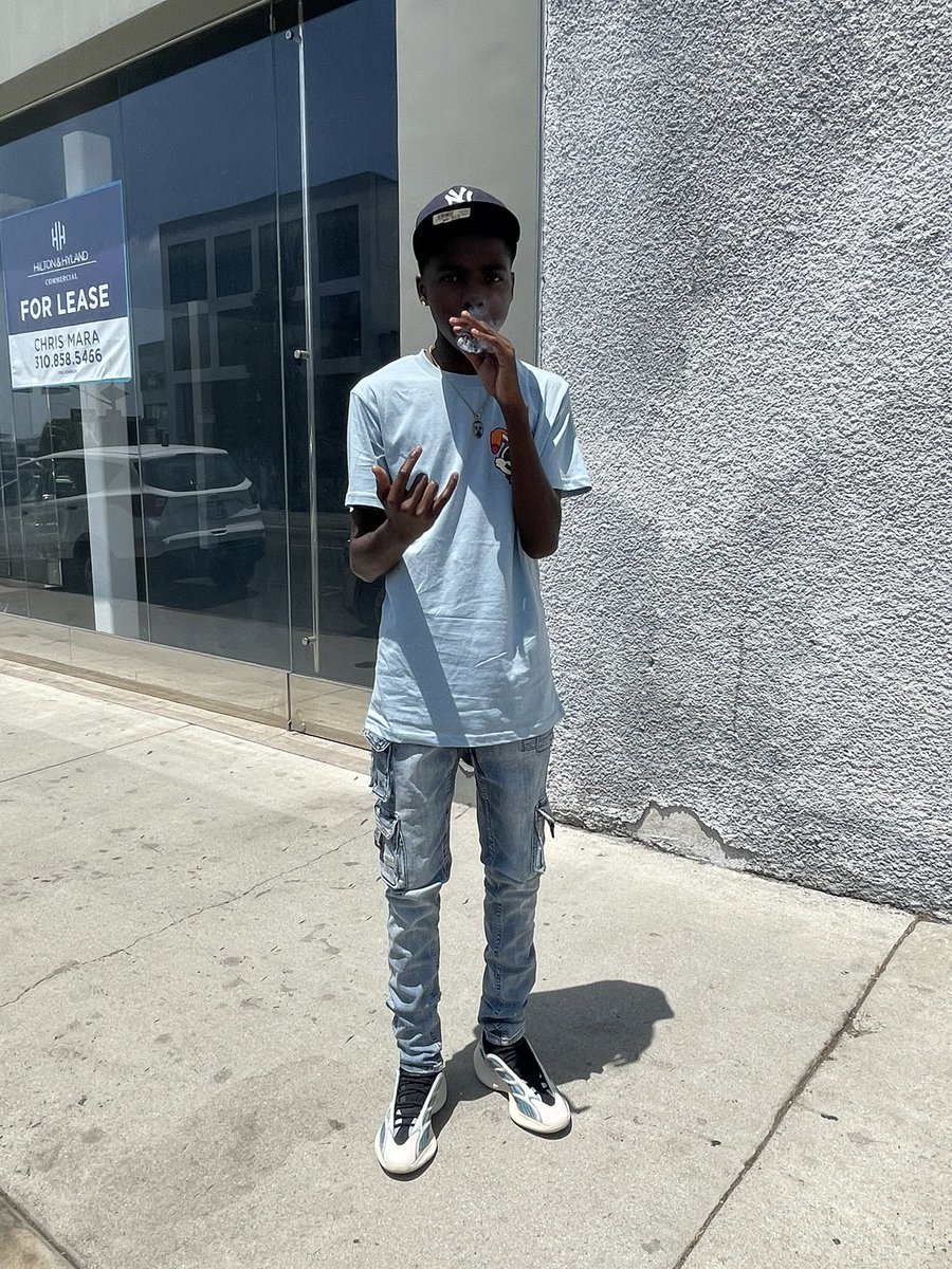 jayglocks3's tweet photo. That boy smoke that to the guts https://t.co/WUzPco82Pj