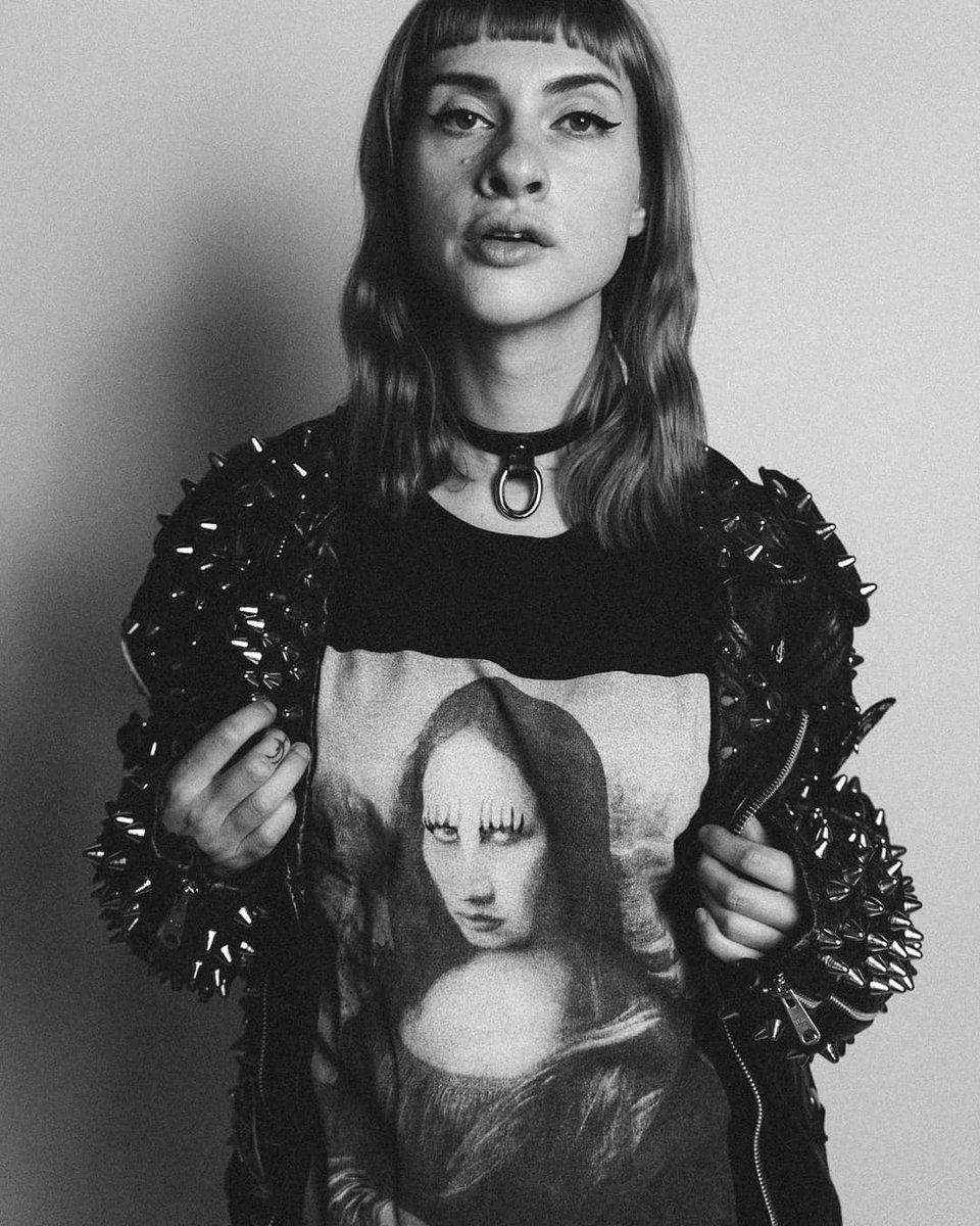 christinehager's tweet photo. Put me on a pedestal and I'll only disappoint you.
https://t.co/knmrlnSE3v
#altmodel #frozenneptune #portrait #blackandwhite #darkbeauty #blackandwhitephotography #anchorsand #leatherjacket #studded #xelfies https://t.co/rqJruffO8L