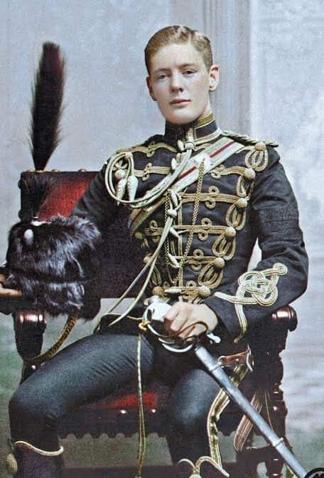 CorvoMecanique's tweet photo. Winston Churchill, 1895. Tenía 21 años. https://t.co/65KIb4WtiD