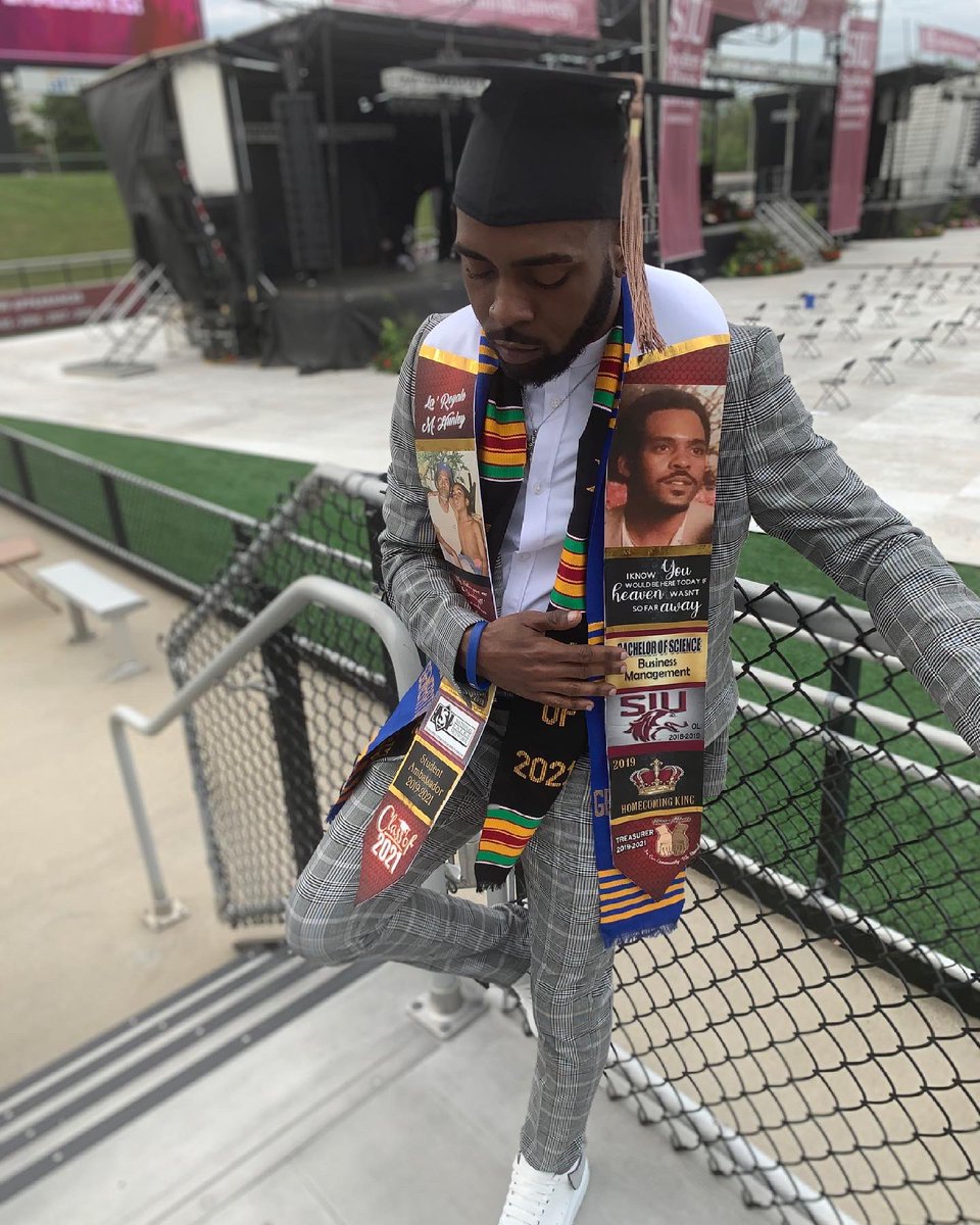 Im_Billybob's tweet photo. Today I graduated from Southern Illinois University Carbondale with my Bachelors of Science in Business Management with a specialization in Entrepreneurship, and a double minor in Marketing and Hospitality &amp; Tourism Event Management.💼

#SiucAlumni #2021graduate #BlackExcellence https://t.co/HrwTMZmbkA