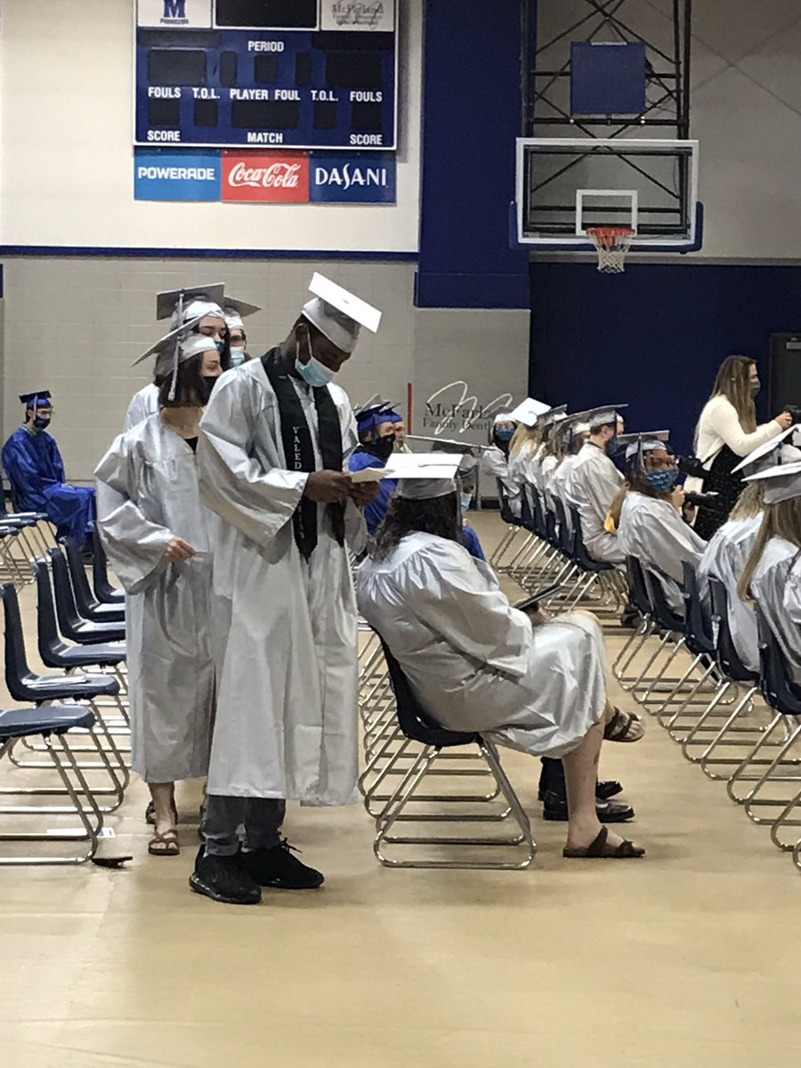 doggermcc's tweet photo. Today was a great day for @pioneersmbb as 5 of our sophomores graduated! @FavourChuk and @jakim_ricketts were named MCC’s outstanding graduates!! 🎓 @RLemovou, @Dunstan27923221, and @dylan_hushaw finish the list! Thanks guys, proud of you!
#pioneerblue https://t.co/fLdSa22mgo