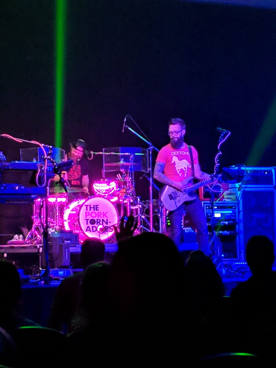 glove_12's tweet photo. @PorkTornadoes finally came to the quad cities #ripthehub #UNI https://t.co/9sr7I9Qod6