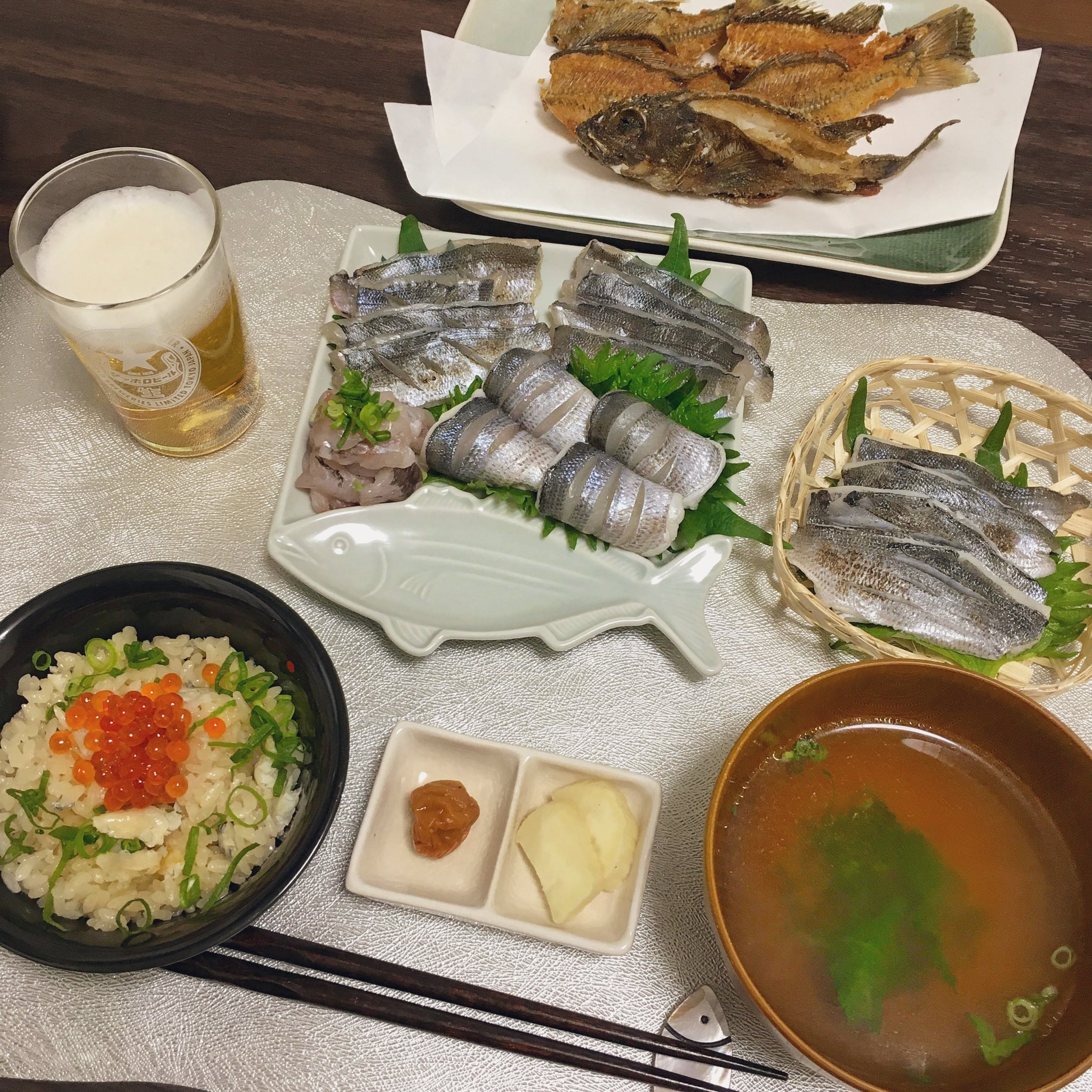 えぬちゃん ウミタナゴしか釣れなかった時に作ったウミタナゴ定食 ウミタナゴを余すことなく使い切りました 昆布締め 酢締め 炙り なめろう 骨せんべい 炊き込みご飯 ウミタナゴ飯 お吸い物 カサゴの唐揚げ 釣り