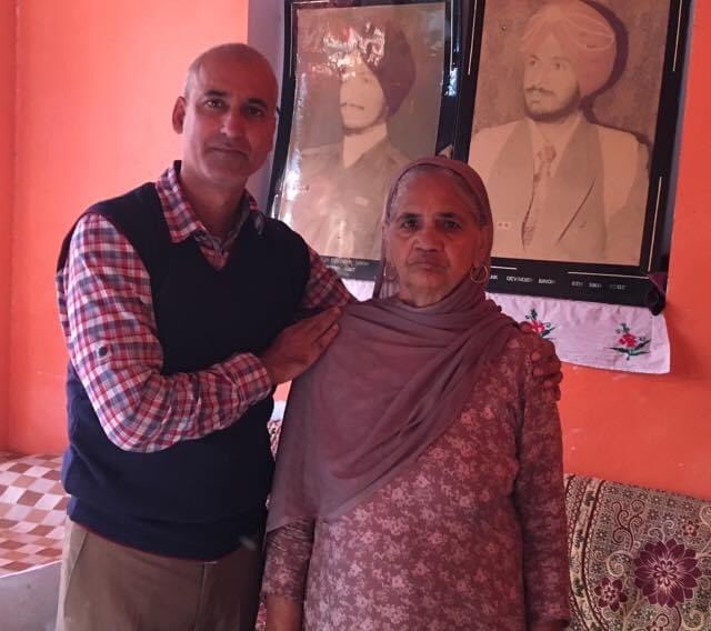 Along with Sardarni Kuldeep Kour aunty mother ofLANCE NAIK DEVINDER SINGH8 SIKHLance Naik Devinder Singh has immortalized himself fighting at Tiger Hills during Kargil War in 1999. #MothersDay2021  #MothersDay  #KnowYourHeroes  #VeerYatra #KargilWar