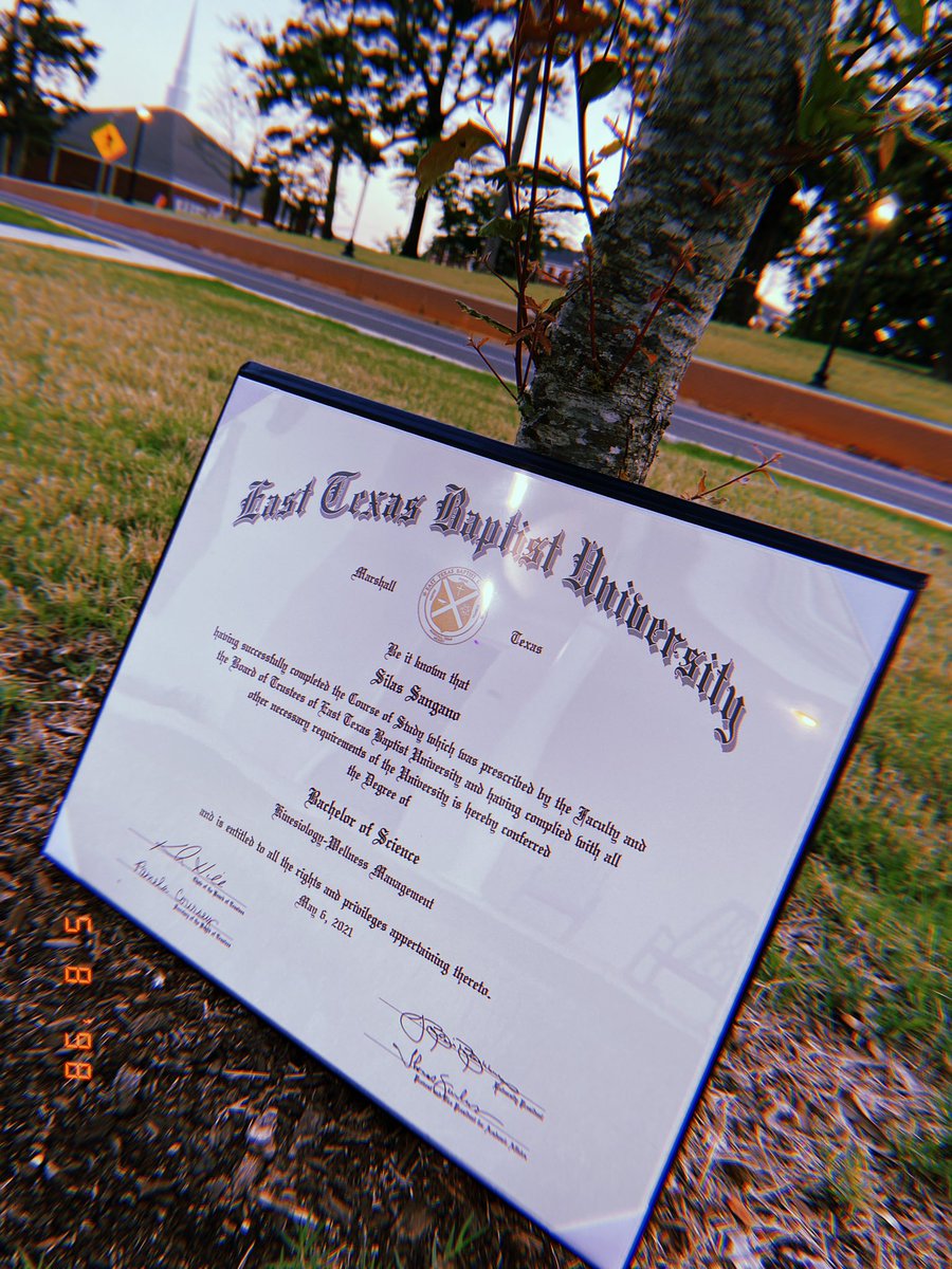 lhil_silas's tweet photo. God doesn’t play dice,I’m a chosen one. Yahweh I give you all the glory...my life story is truly based upon You. THANK YOU is an under statement🙏🏽🥺
.
.
.
B.S🎓2021 https://t.co/hFd9itgA3F