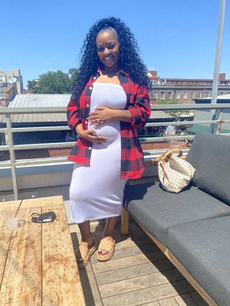 TheeBeBe_'s tweet photo. It’s a #HotMamaSummer - #BumpinIt 🤰🏽 https://t.co/mWZcMfXILi