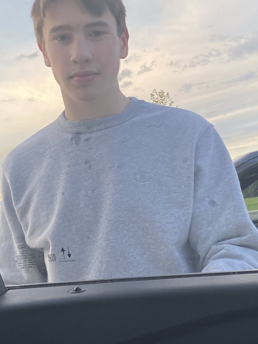 JugsNot's tweet photo. Alaina’s cousins holds a water gun #cantdothat and shoots alex, TOD: 8:24 @pcepwaterwars21 https://t.co/7df5iJ6YO2