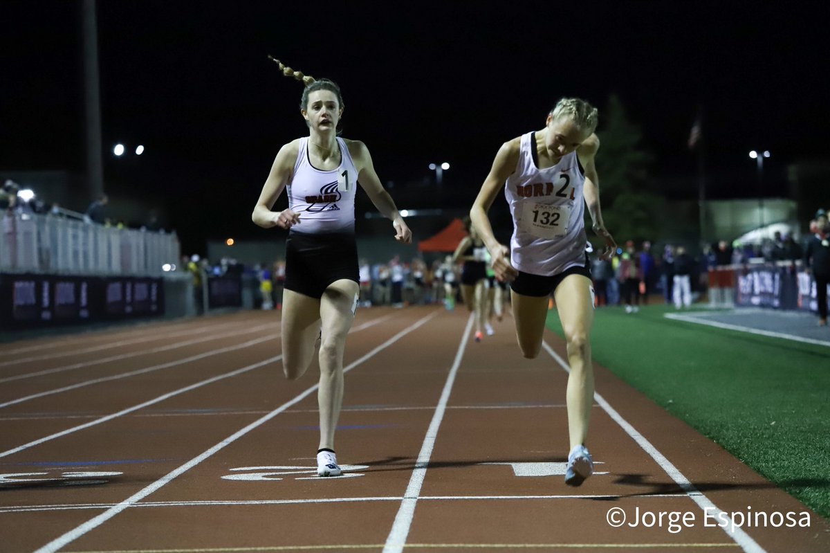 The unbelievable became the believable!! Ali Ince the Super Freshman from Normal Community jaw drops the all-time best 800m for IL girl 2:04.10 #DNIP21