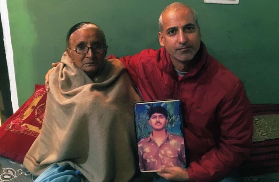 Along with Smt Sita Devi aunty mother ofSEPOY SUBASH CHANDER 10 DOGRASepoy Subash Chander has immortalized himself fighting terrorists at Buddal in Rajouri district of J&K in 2000. #MothersDay2021  #MothersDay  #KnowYourHeroes  #VeerYatra