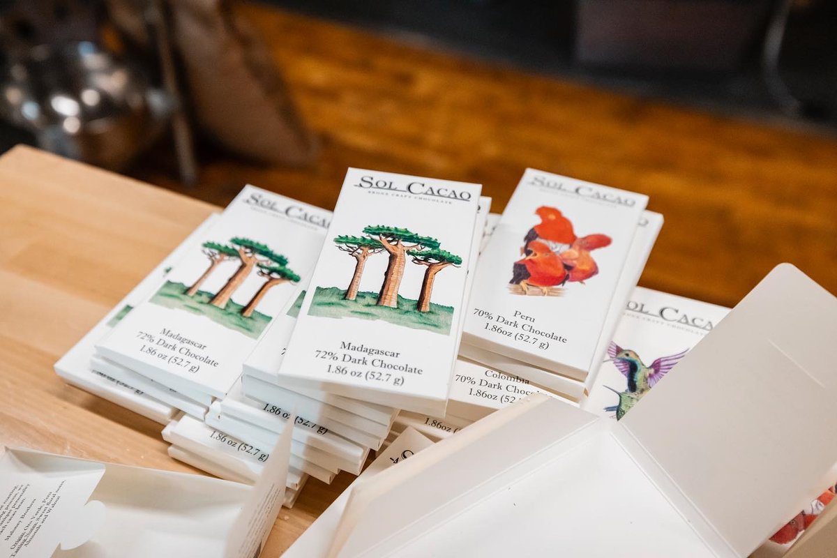 CarbonStories's tweet photo. The chocolate process. 🍫 https://t.co/k6fHlvjkVq