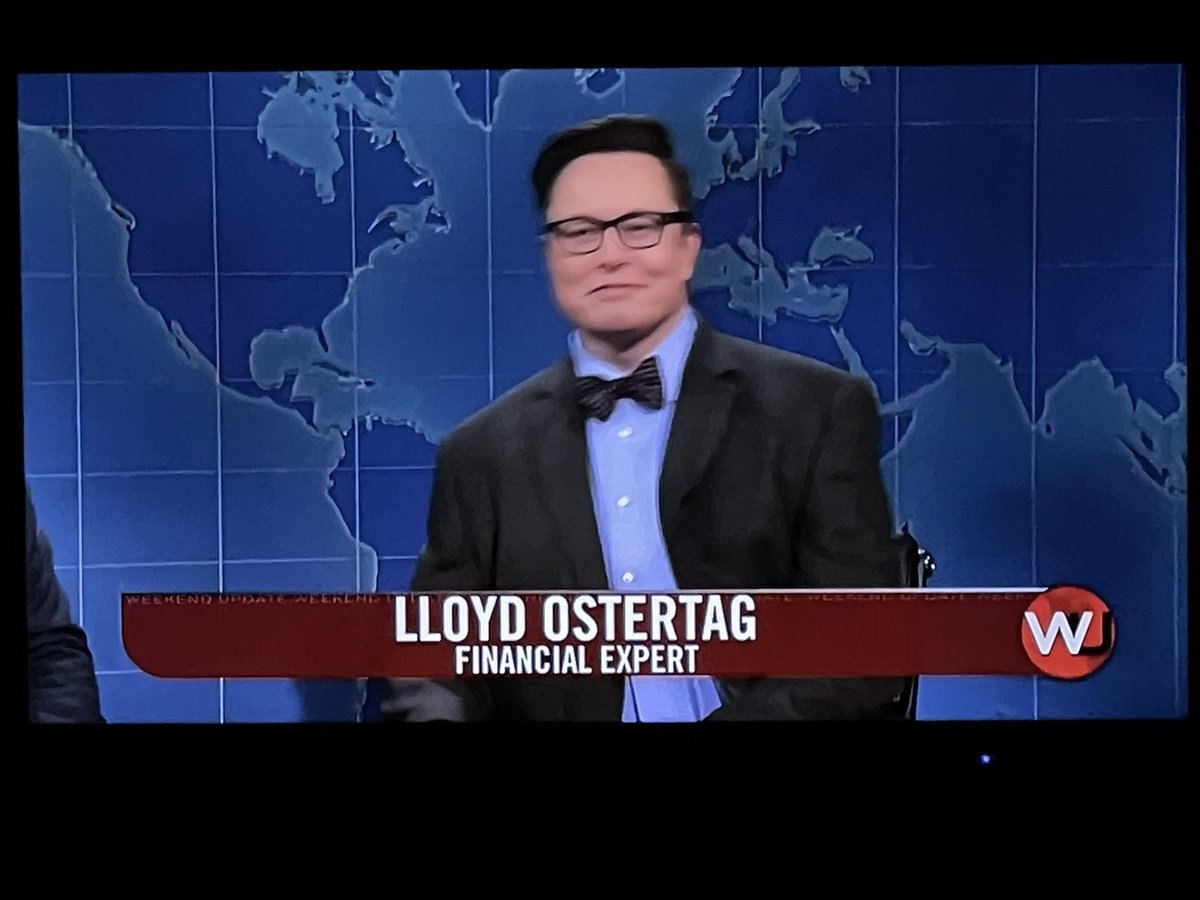 BocachicaMaria1's tweet photo. Lloyd Ostertag sure looks like @elonmusk ?? Happy #MothersDay @mayemusk ๐พ#HavingFunNow #SNL https://t.co/90I1pz2ID7