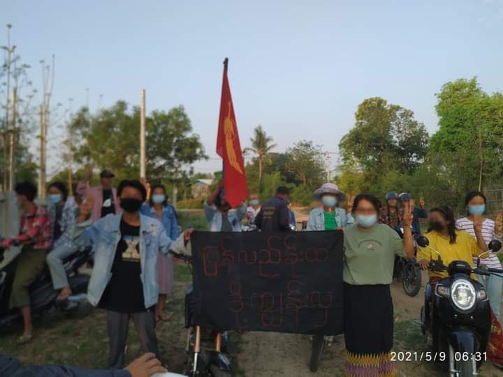 nslwin's tweet photo. Protest against military dictatorship in Kyunhla, Sagaing Region this morning.

#May9Coup #WhatsHappeningInMyanmar #MilkTeaAlliance https://t.co/sYqNOQY581