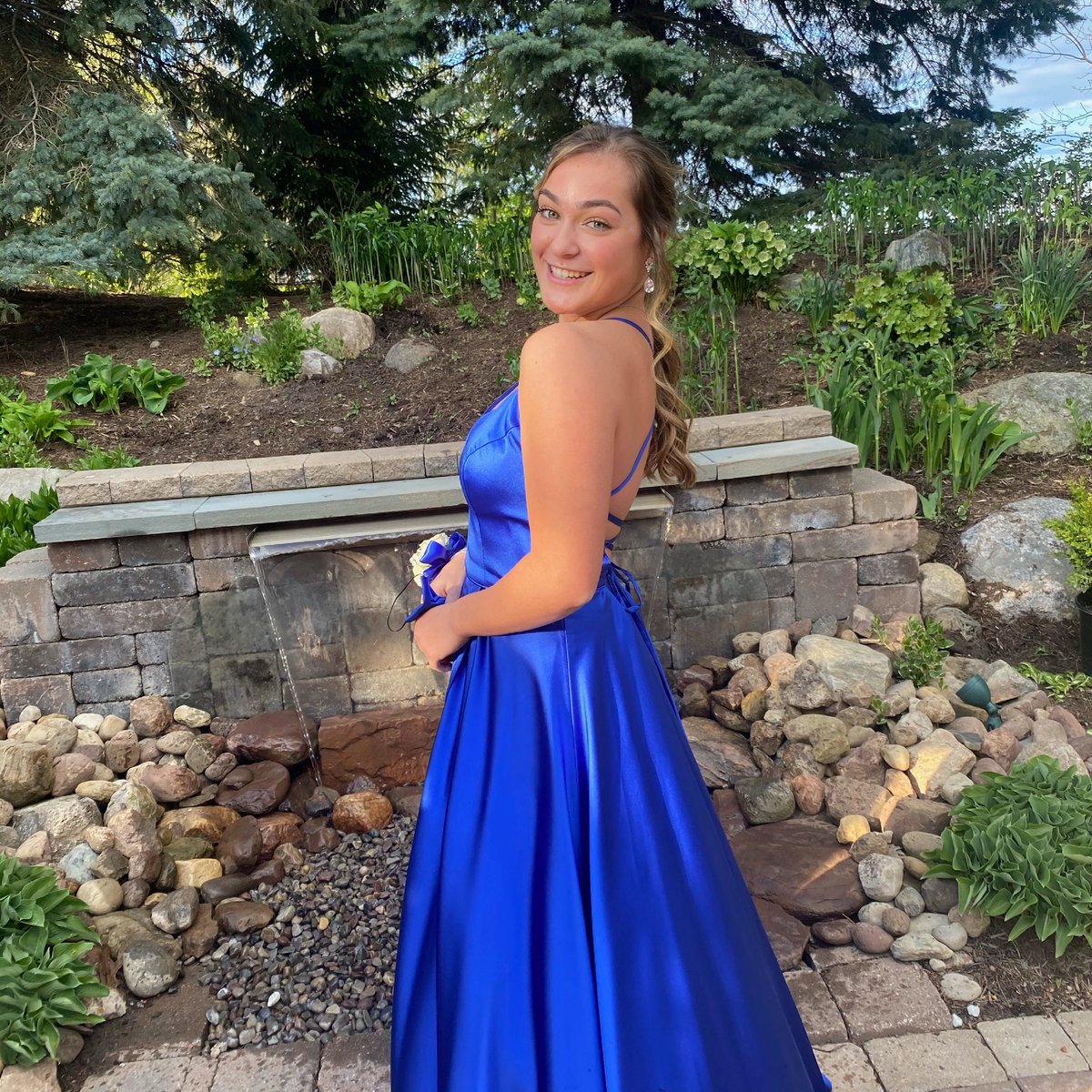 magdel_mi's tweet photo. My beautiful baby at her senior prom https://t.co/7exgSDMRPm