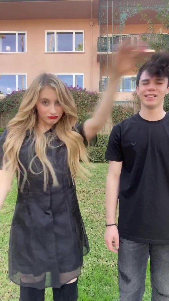 WalmsleyEliana's tweet photo. Me and my boyfriend https://t.co/5vE2M0Iqcd