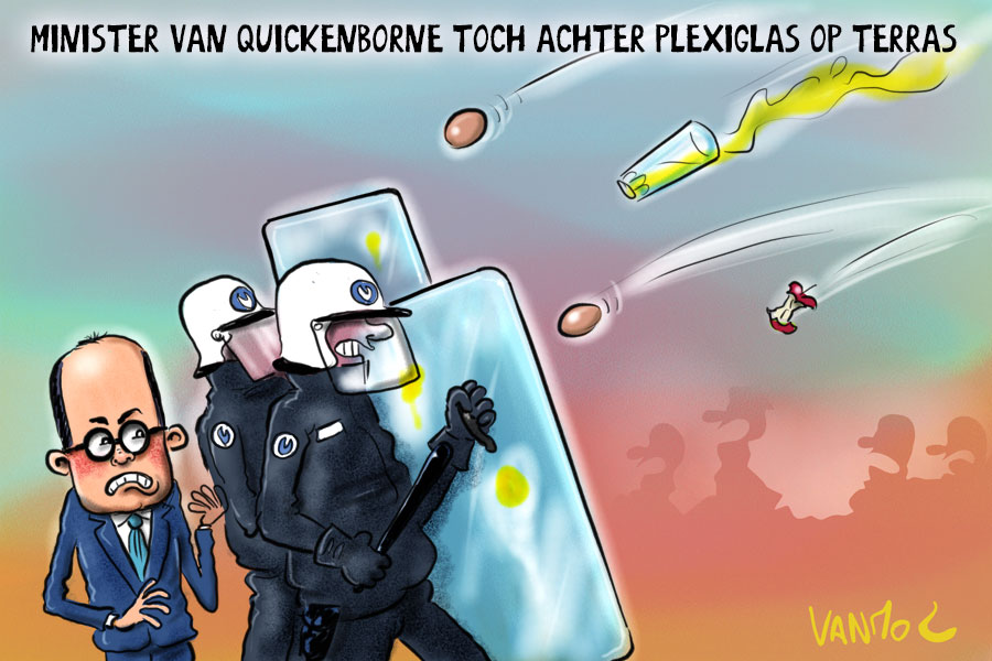 Vanmoltoons's tweet photo. #doorbraak #vanquickenborne #terrassenopen #terras #tday #plexiglas #plexi #Plexigate https://t.co/Nrj511VmgW