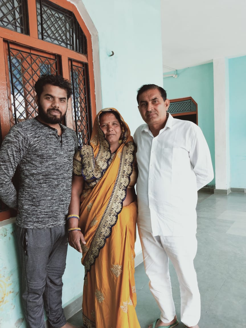 nitin4uall's tweet photo. क्या लिखूं माँ के लिए,
मां की ही तो लिखावट हूं मैं।
#MothersDay2021 https://t.co/zWmzqMDUhb