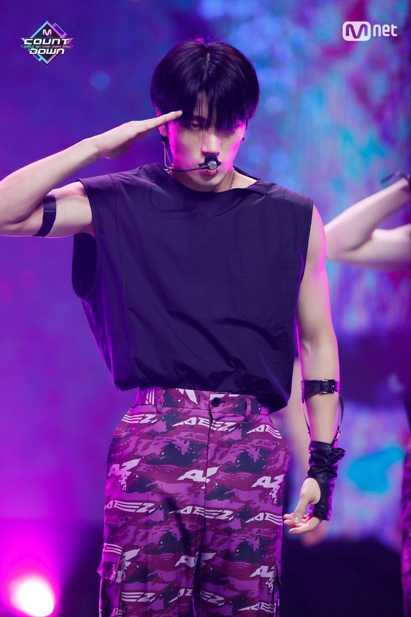 ATEEZ& #39;s Choi San performing on fullscreen- A dangerous thread